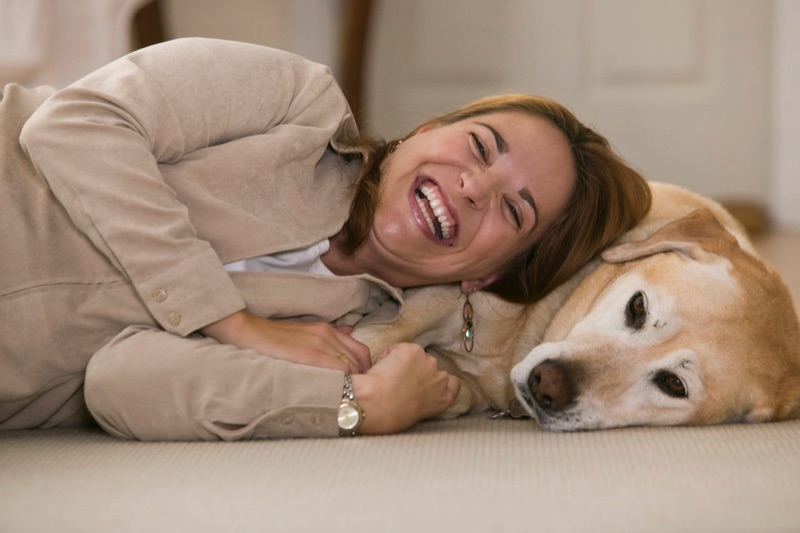 Pet sitters available in El Paso, Texas - Sun City. Find trusted dog walkers, pet boarding, and house sitting services.