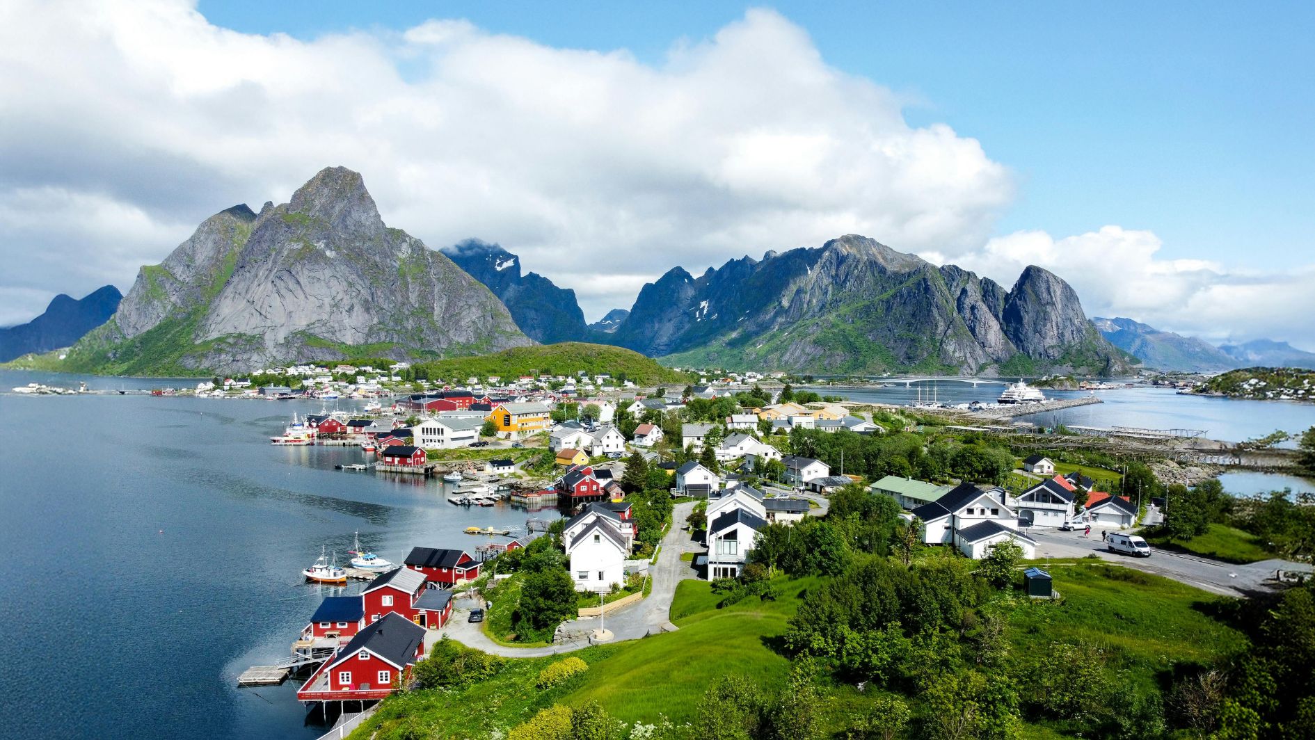 Pet Sitters and Dog Walkers in Norway
