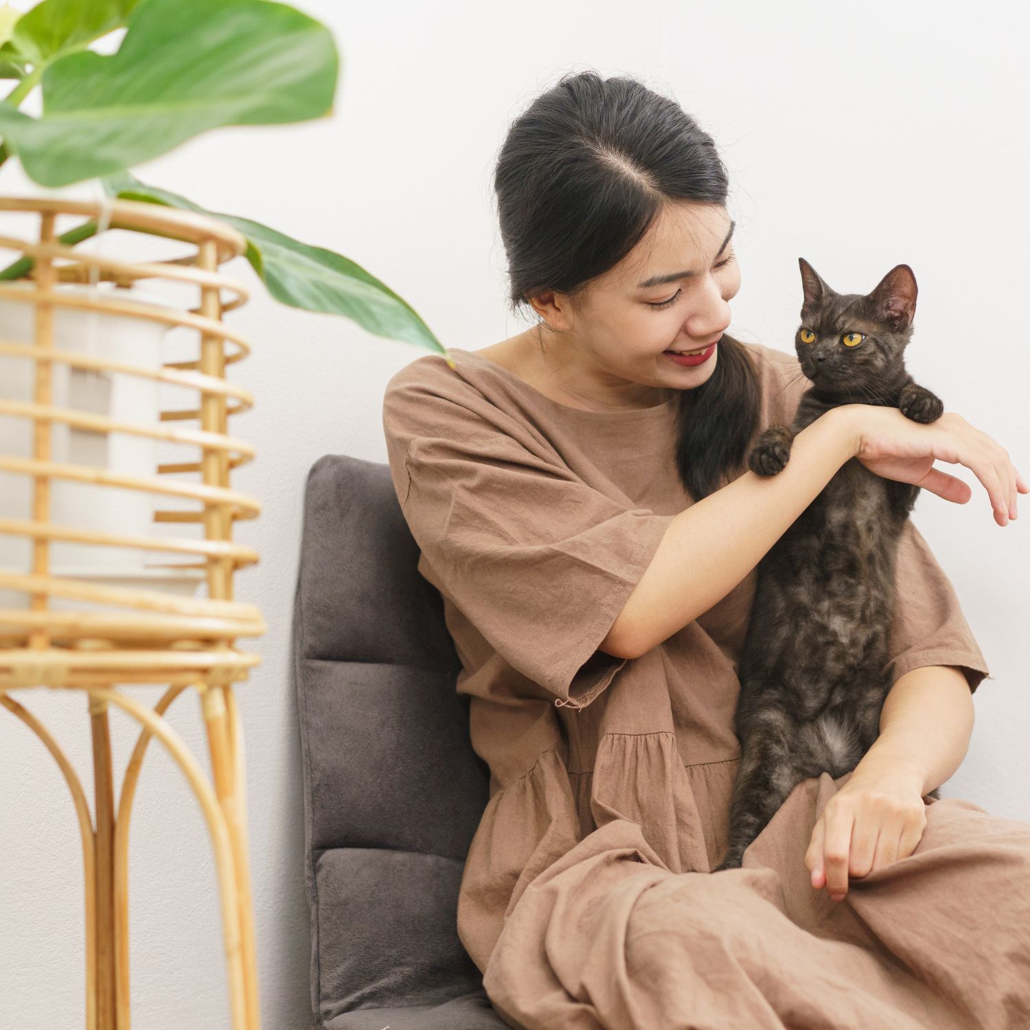 Pet sitters available in Örebro, Örebro County - Heart of Sweden. Find trusted dog walkers, pet boarding, and house sitting services.