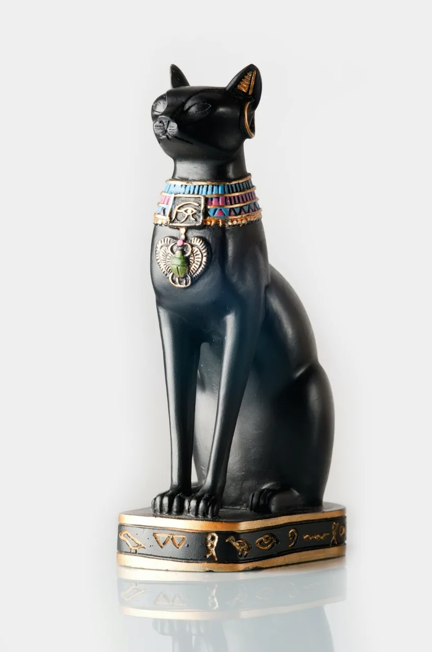 Bronze statue of a cat