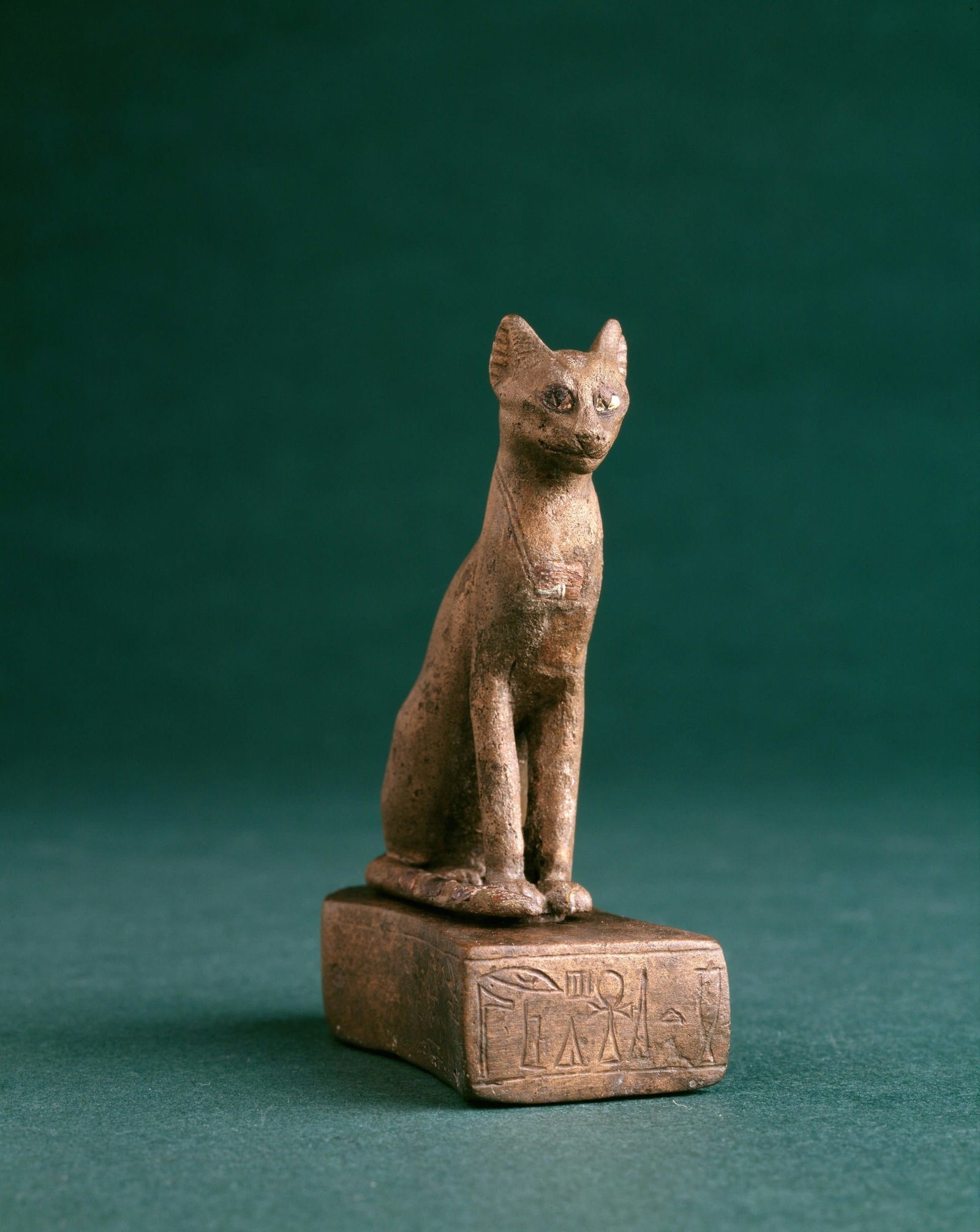 Egyptian cat statue